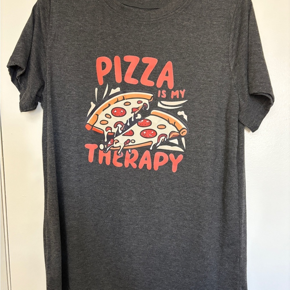 Gray Graphic T-Shirt - Pizza is my Therapy NWOT